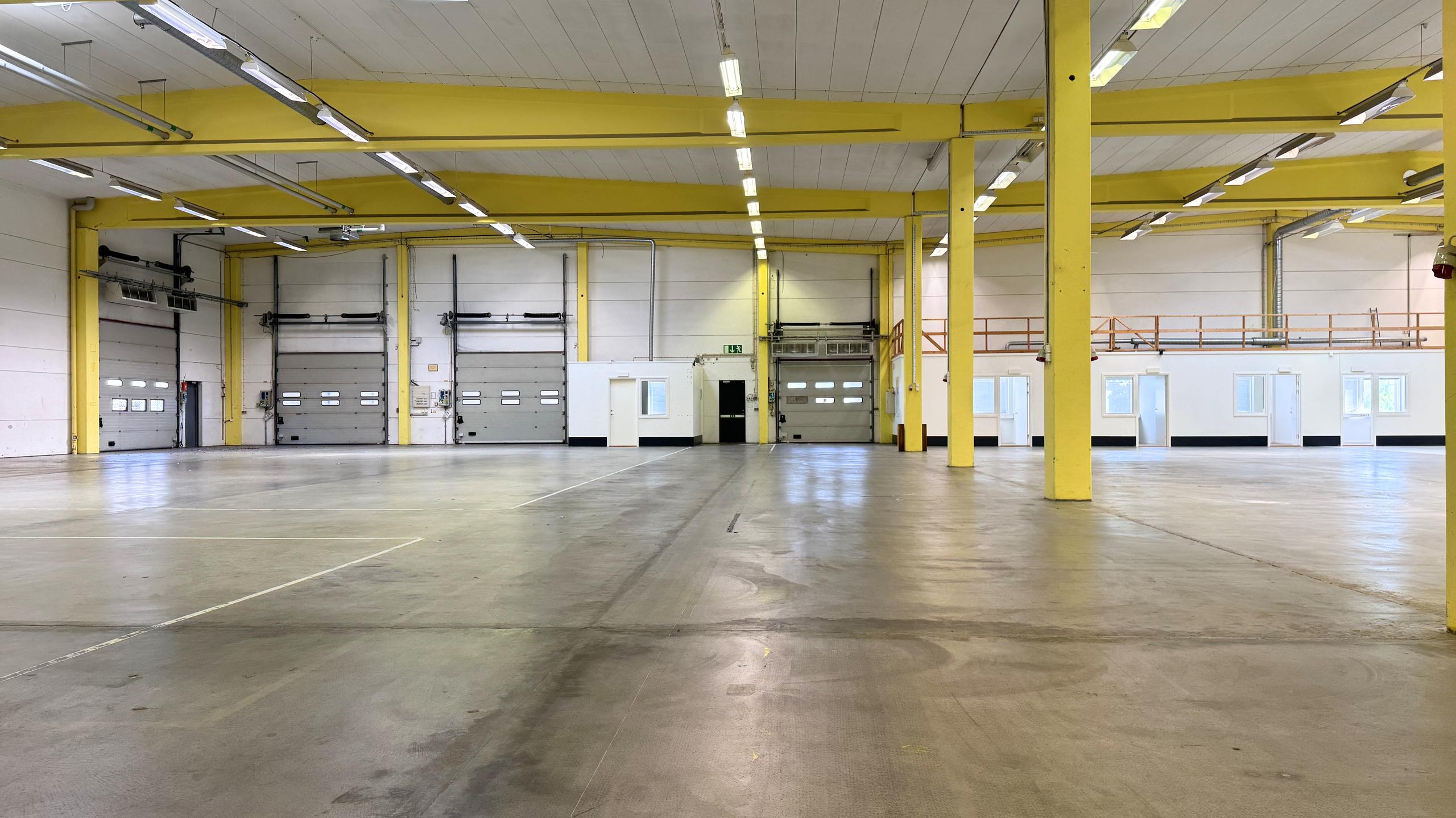 Lagerlokal 6 meter takhöjd till balk